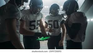 科科·琼斯对多诺万·米切尔关键时刻的超远三分球的反应😂